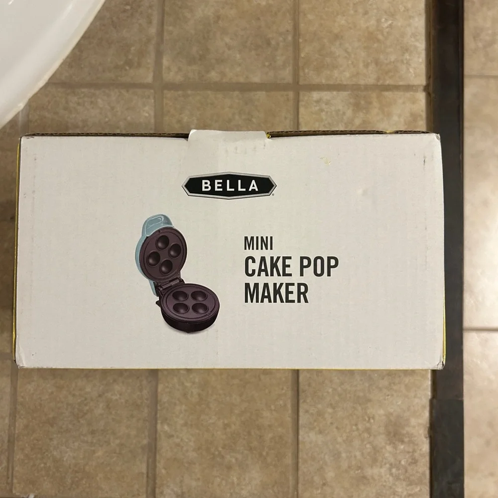 NWT BELLA Mini Cake Pop Maker